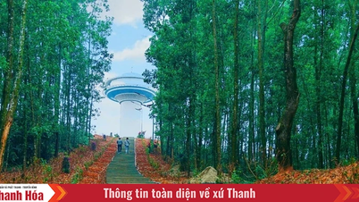 UFO Station - Spaceship flying in the sky