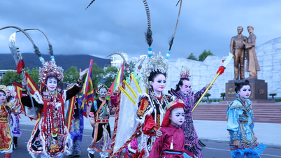 Inauguración del festival callejero con el tema "Colores del mar"