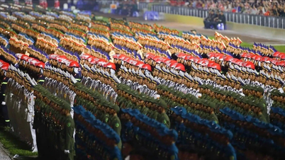 Saksikan paradenya, jaga keselamatan diri sendiri dan orang lain.