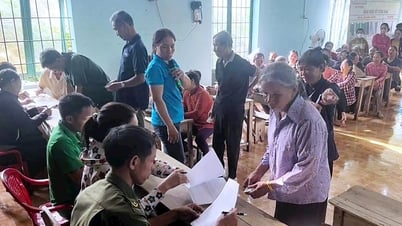 80 ویں قومی دن کے موقع پر لام ڈونگ لوگوں کو تحفہ دے رہے ہیں۔