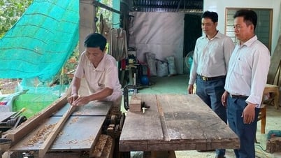 Cán bộ bán chuyên trách hết lòng vì người dân
