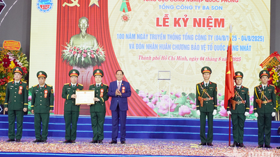 Tổng công ty Ba Son đón nhận Huân chương Bảo vệ Tổ quốc hạng Nhất