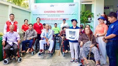 Lâm Đồng: Trao tặng 50 xe lăn cho người khuyết tật, nạn nhân chất độc da cam