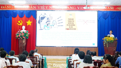 Bồi dưỡng lý luận chính trị hè cho cán bộ, giáo viên các trường học