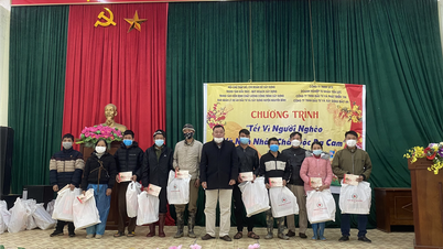 Hội chữ thập đỏ, Chi đoàn Sở Xây dựng tiếp tục tổ chức Chương trình Tết vì người nghèo và nạn nhân chất độc cam Xuân Nhâm Dần 2022 tại xã Tam Kim, huyện Nguyên Bình