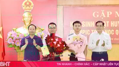 Lãnh đạo tỉnh gặp mặt học sinh đoạt Huy chương Vàng Olympic Toán học quốc tế