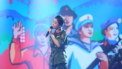 Đại úy Hoàng Hồng Ngọc làm liveshow đầu tiên sau 10 năm đăng quang Sao Mai