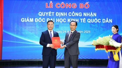 Phó Giáo sư, Tiến sĩ Bùi Huy Nhượng nhận nhiệm vụ Giám đốc Đại học Kinh tế Quốc dân