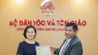Thứ trưởng Y Thông tiếp xã giao đoàn Ủy ban Dân tộc Nhà nước Trung Quốc