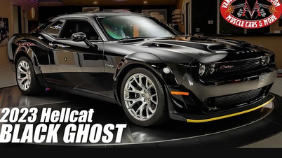 Dodge Challenger Black Ghost hàng hiếm sản xuất 2023 chưa lăn bánh