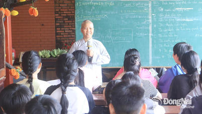 Lớp học cộng đồng ven vườn cao su