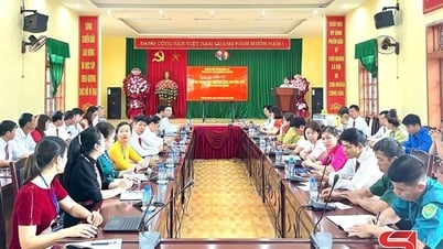 Xã Chiềng Mung tổ chức sinh hoạt chính trị dưới cờ tháng 8
