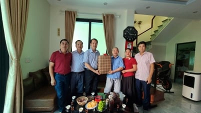 Thăm, tặng quà các gia đình chính sách nhân Ngày Thương binh – Liệt sĩ 27/7