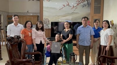 Trung tâm Kiểm soát bệnh tật thăm hỏi, tặng quà gia đình chính sách nhân ngày Thương binh - Liệt sĩ 27/7