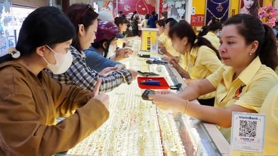 Giá vàng hôm nay 4/8/2025: Giá vàng trong nước và thế giới tăng phá kỷ lục, tỷ lệ đồng thuận 100%