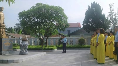 Chi bộ Trung tâm Ứng dụng tiến bộ khoa học và công nghệ tổ chức buổi sinh hoạt chuyên đề tại Di tích lưu niệm đồng chí Hoàng Đình Giong