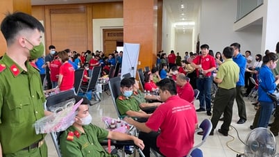 Ngày hội hiến máu Giọt hồng miền non nước - Tôn vinh Người hiến máu tiêu biểu tỉnh Cao Bằng năm 2023