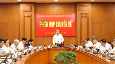 Xác định xây dựng, hoàn thiện thể chế, pháp luật là nhiệm vụ trọng tâm, xuyên suốt