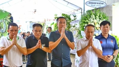 VFF và VPF viếng tang lễ trọng tài Trần Đình Thịnh