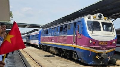 Hành trình văn hóa trên tàu “Hà Nội 5 cửa ô”
