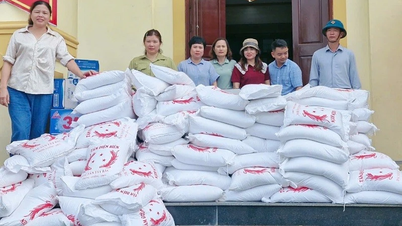 Điện Biên tổ chức các điểm bán hàng lưu động bình ổn giá tại vùng lũ quét