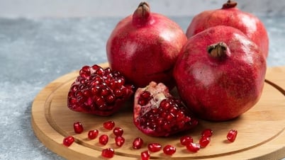 Có thật quả lựu thần kỳ đến mức giúp kiểm soát sỏi thận?