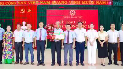 Thanh Thủy: Trao Huân chương Độc lập hạng Ba cho gia đình liệt sĩ