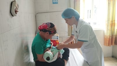 Yêu thương từ dòng sữa mẹ
