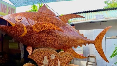 Cá ngừ đại dương 'khủng' làm từ gáo dừa