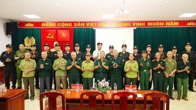 Bộ Tư lệnh Cảnh sát cơ động tặng 100 suất quà cho các gia đình chính sách, người có công với cách mạng trên địa bàn tỉnh