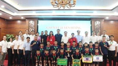 Gặp mặt, tuyên dương huấn luyện viên, vận động viên đạt thành tích cao của tỉnh