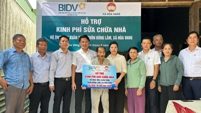 Hỗ trợ hộ nghèo xã Hòa Vang sửa chữa nhà