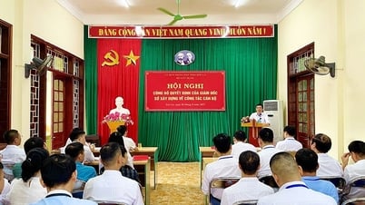 Đảng ủy Sở Xây dựng Sơn La tổ chức sinh hoạt chính trị dưới cờ tháng 8/2025