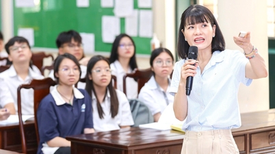 Những giờ dạy đặc biệt của cô hiệu trưởng trường chuyên
