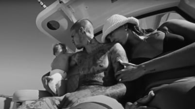 Con trai 11 tháng tuổi xuất hiện trong MV mới của Justin Bieber