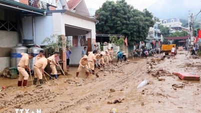 Thủ tướng: Khắc phục hậu quả thiên tai, đảm bảo điều kiện học tập cho học sinh