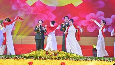 “Dưới cờ vinh quang” kết nối ba miền, tôn vinh hình tượng Bộ đội Cụ Hồ