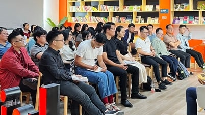 Nhà sách truyền thống sống cách nào thời thương mại điện tử lên ngôi?