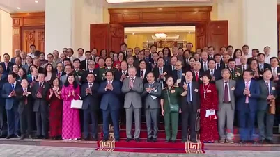 Tổng Bí thư Tô Lâm gặp mặt trí thức, nhà khoa học, văn nghệ sỹ