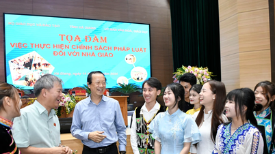 Công chức phụ trách ngành giáo dục gặp khó
