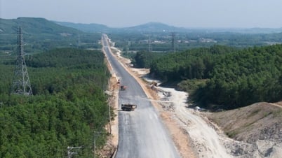 Thi công xuyên đêm đưa cao tốc Quảng Ngãi - Hoài Nhơn về đích sớm