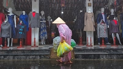Mưa to khắp miền Bắc, dồn dập về chiều tối