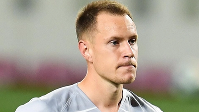 Barcelona khởi kiện thủ thành Ter Stegen