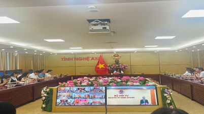 Nghe An دستاویز اور محفوظ شدہ دستاویزات کے کام پر آن لائن کانفرنس میں شرکت کرتا ہے۔