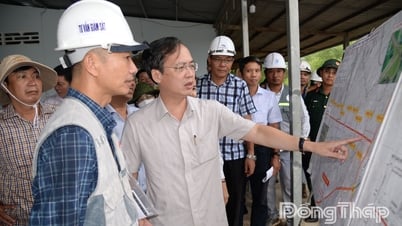 Chủ tịch UBND tỉnh Đồng Tháp Trần Trí Quang kiểm tra tiến độ Dự án thành phần 2 cao tốc Cao Lãnh - An Hữu