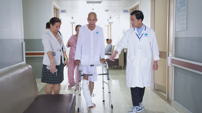 TP.HCM: Bị máy cắt cỏ cứa, người đàn ông nhập viện cứu chân, phát hiện sỏi thận
