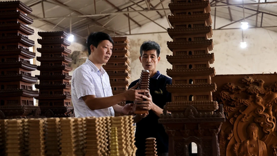 Tháp gốm men chùa Trò: Sản phẩm lưu niệm độc đáo của Phú Thọ