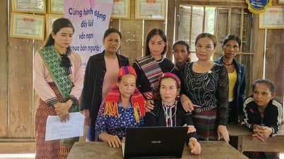 Tăng cường chuyển đổi số, từng bước giảm nghèo bền vững