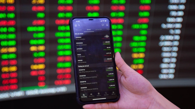 Vietnam has nearly 1.2 million more accounts as stocks surpass historical peak