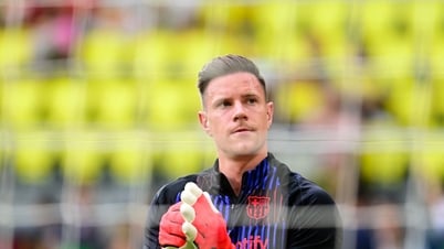 Ter Stegen công khai khiêu khích Barca